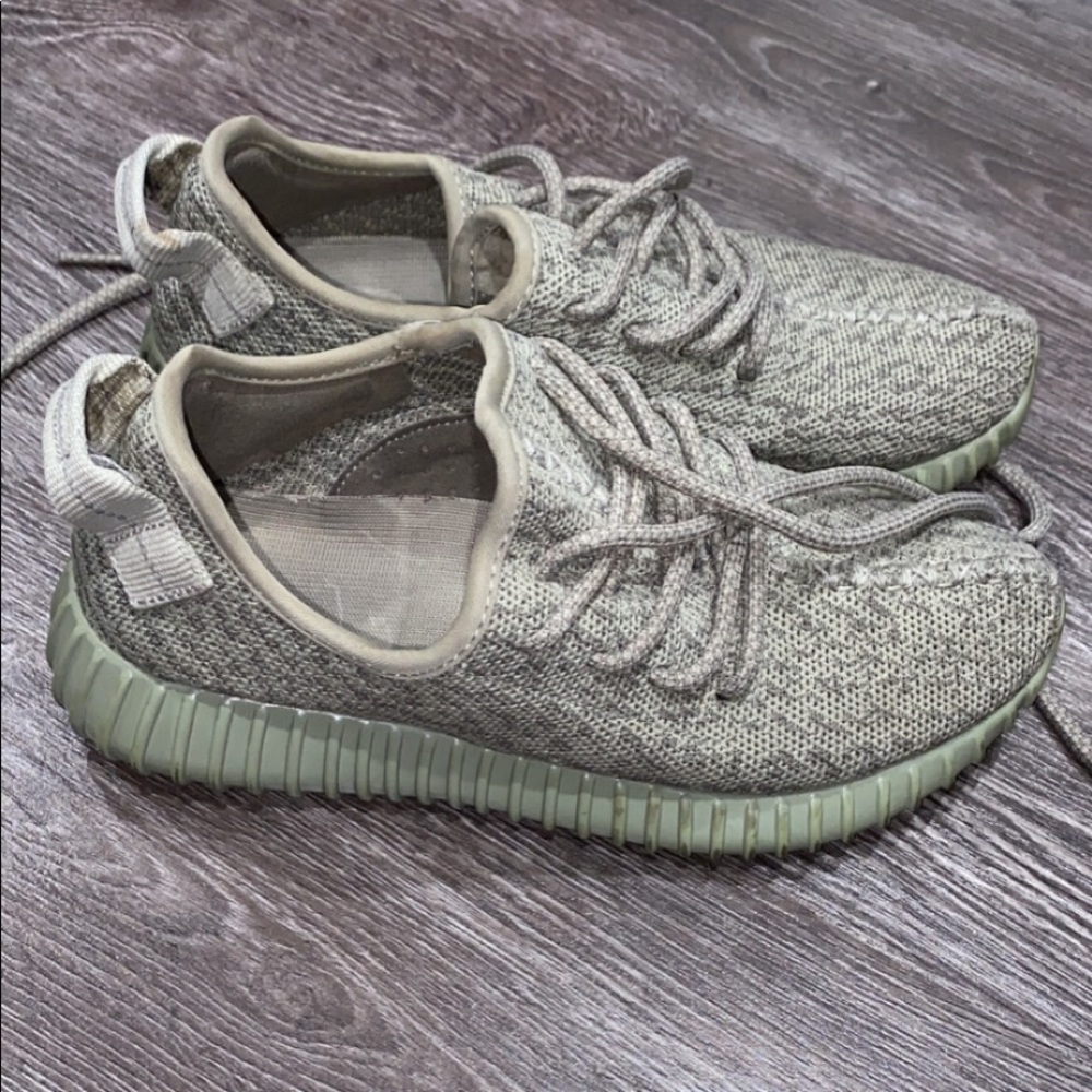 Yeezy boost 350 moonrock size 5